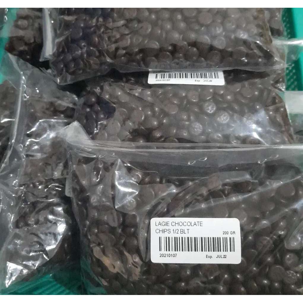 Jual LAGIE CHOCO CHIPS 1/2 BULAT 200 GR | Shopee Indonesia
