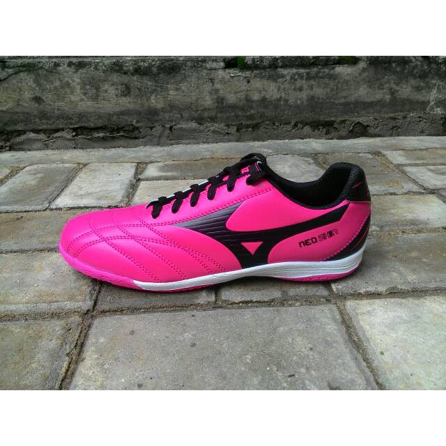 Sepatu futsal 2025 mizuno warna pink