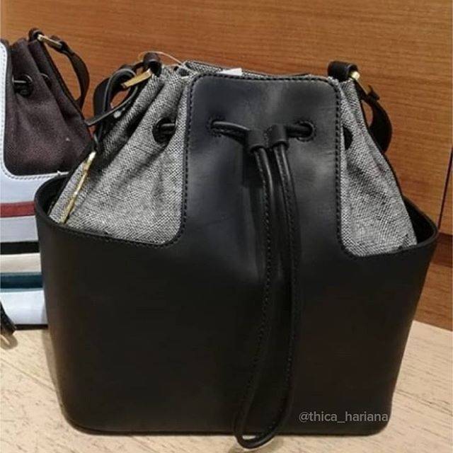 Cooper bucket bag fossil sale