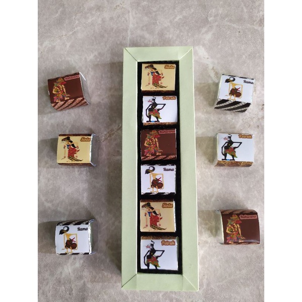 Jual Cokelat dadu batik, wayang, aksara jawa box | Shopee Indonesia