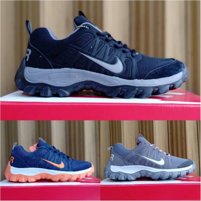 Sepatu hiking hotsell nike original