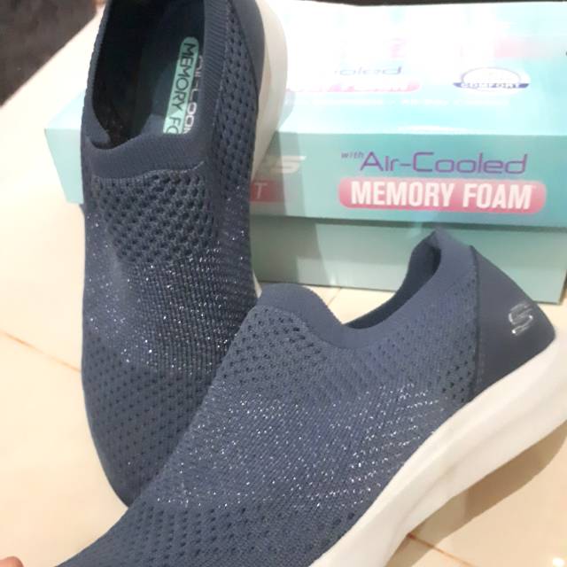 Harga skechers cheap memory foam