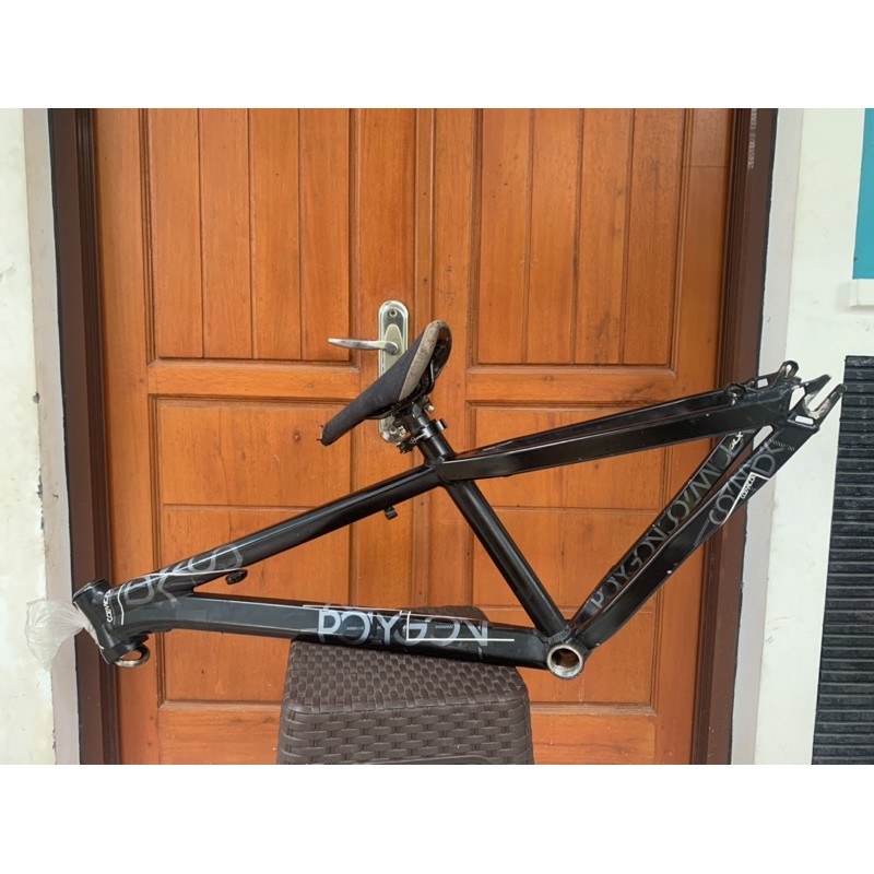 Frame dirt jump polygon hot sale