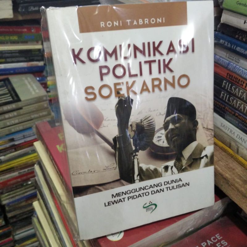 Jual KOMUNIKASI POLITIK SOEKARNO by Roni Tabroni | Shopee Indonesia