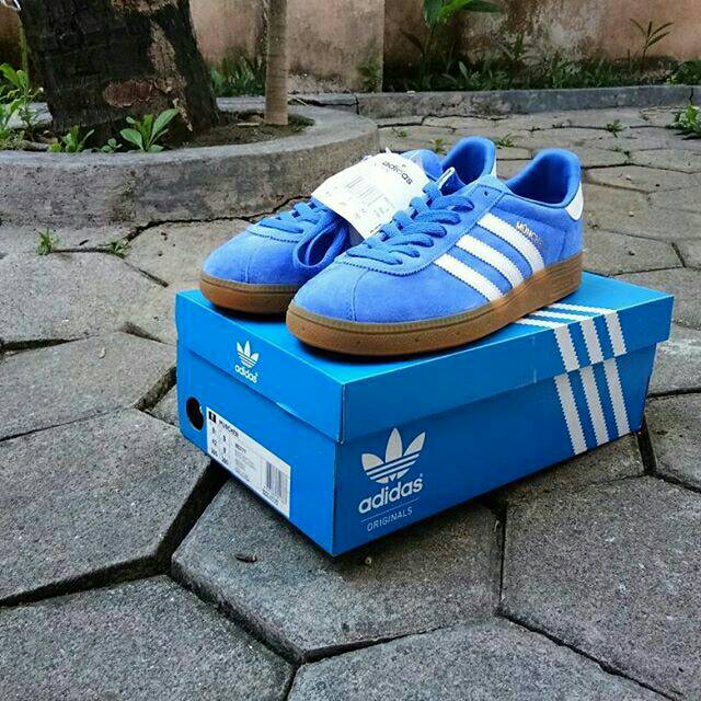 Adidas store munchen bluebird