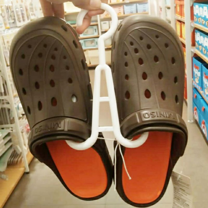 Sandal on sale crocs miniso