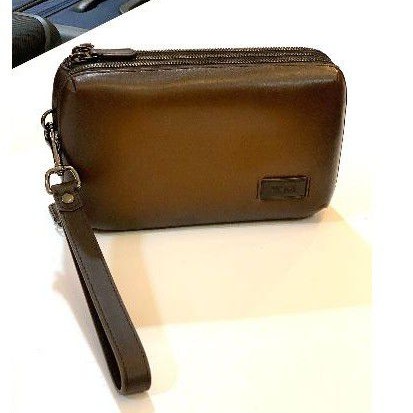 CLUTCH TUMI NASSAU TRIPLE ZIP CLUTCH BROWN DAN BLACK