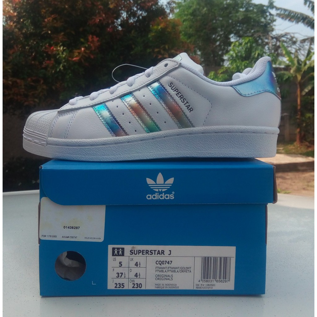 adidas gazelle silver green womens ADIDAS SUPERSTAR J  Magic Sneaker