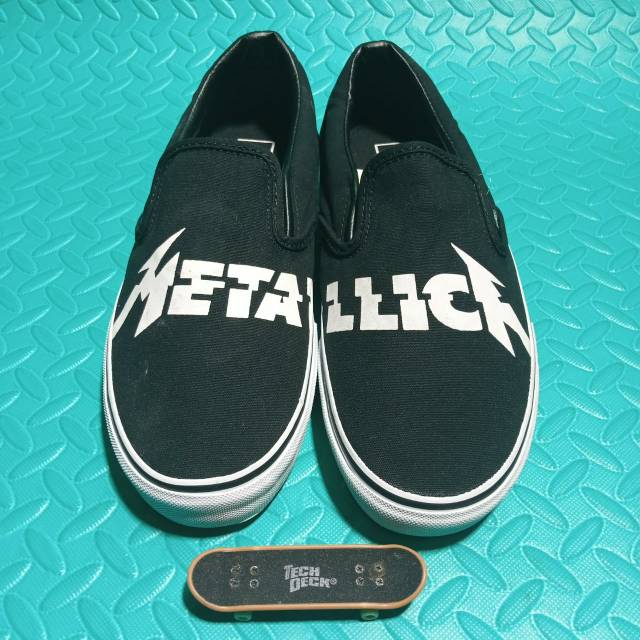 Sepatu vans slip on metallica