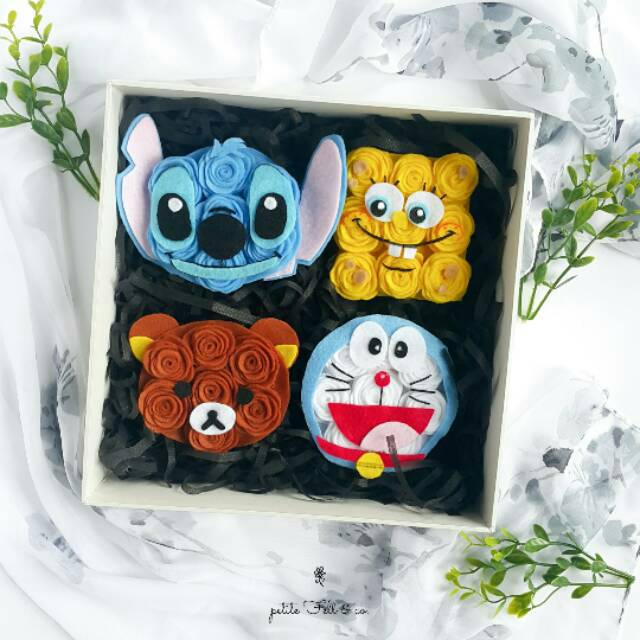 Jual 4 Characters in a box + design card | Shopee Indonesia