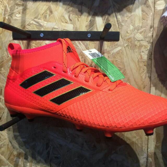 Foto sepatu bola adidas 2017 hotsell