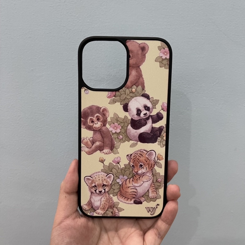 Funda IPhone 15 Wildflower Safari Babies - Diseño Único (México)