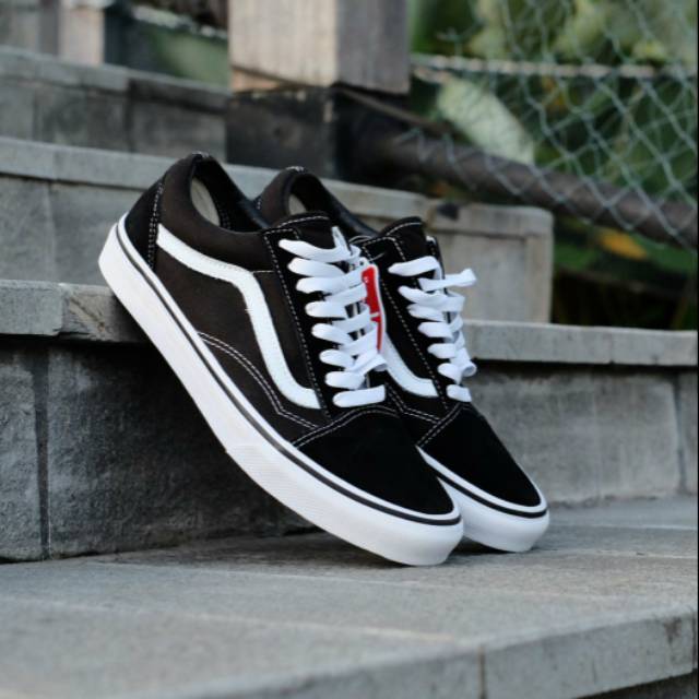 Jual vans old skool black outlet white