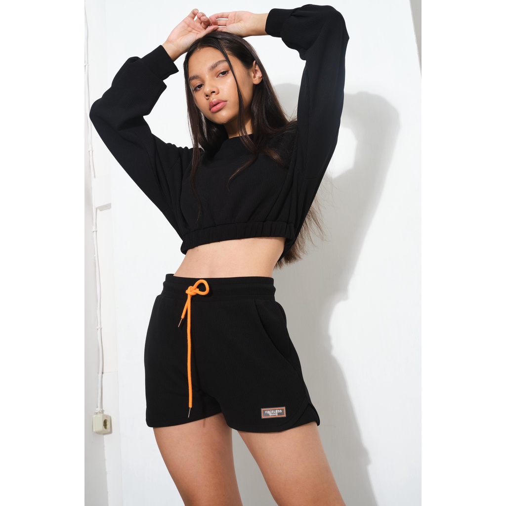 Jual FACELESS STUDIOS - Valiant Cropped Sweater in Black | Shopee Indonesia