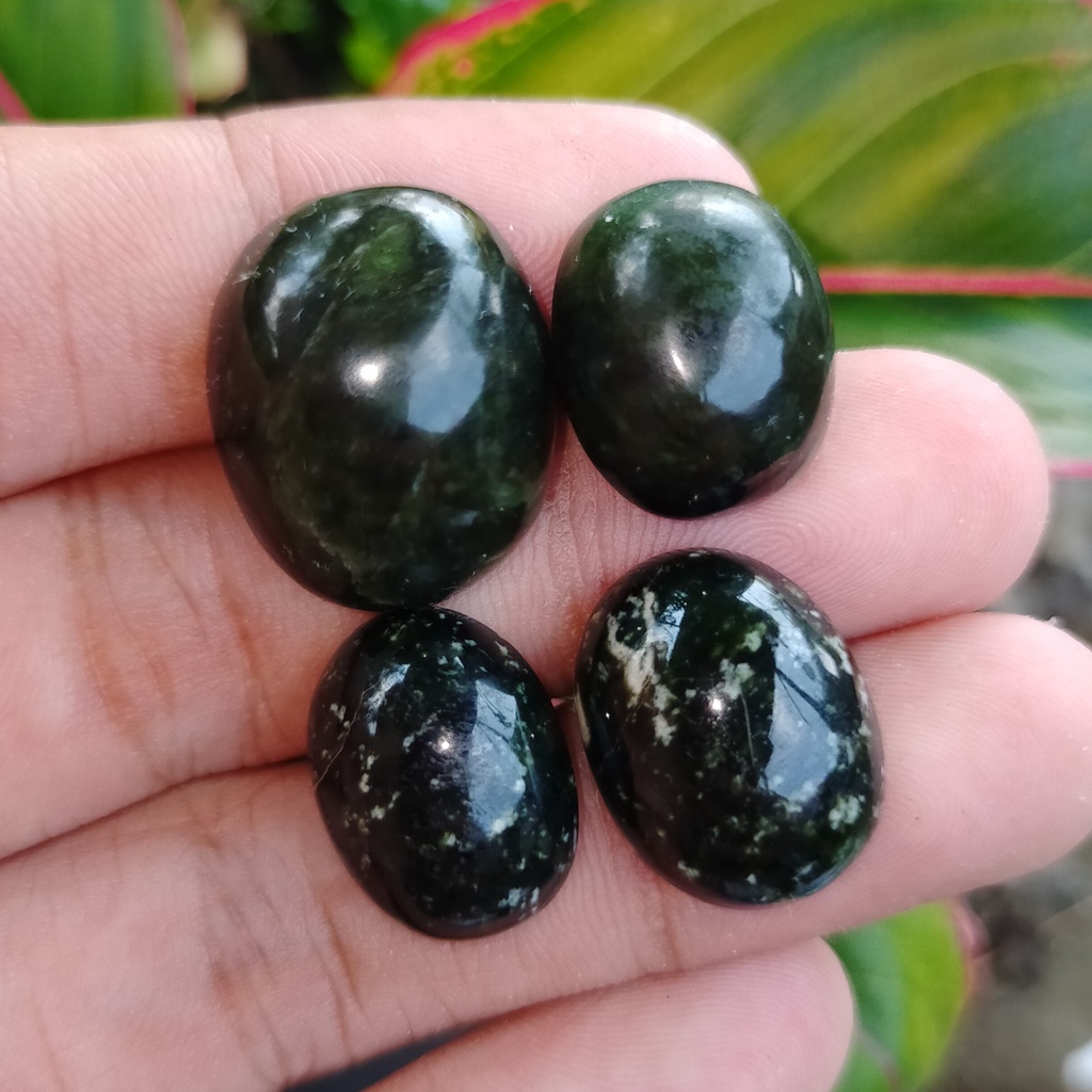 Batu deals black jade