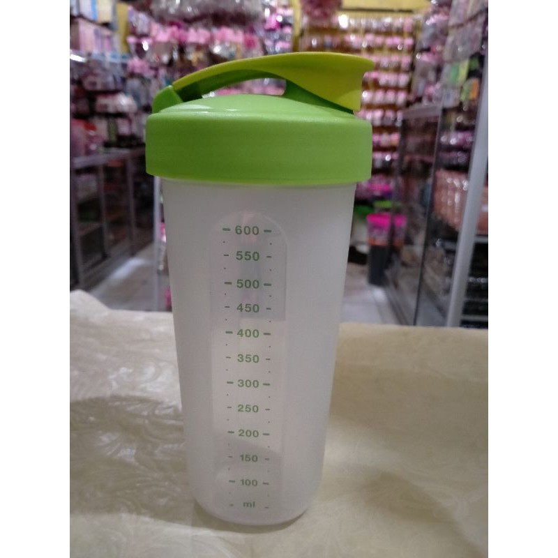 Tupperware 2-Cup Quick Shake Gravy Container by Tupperware