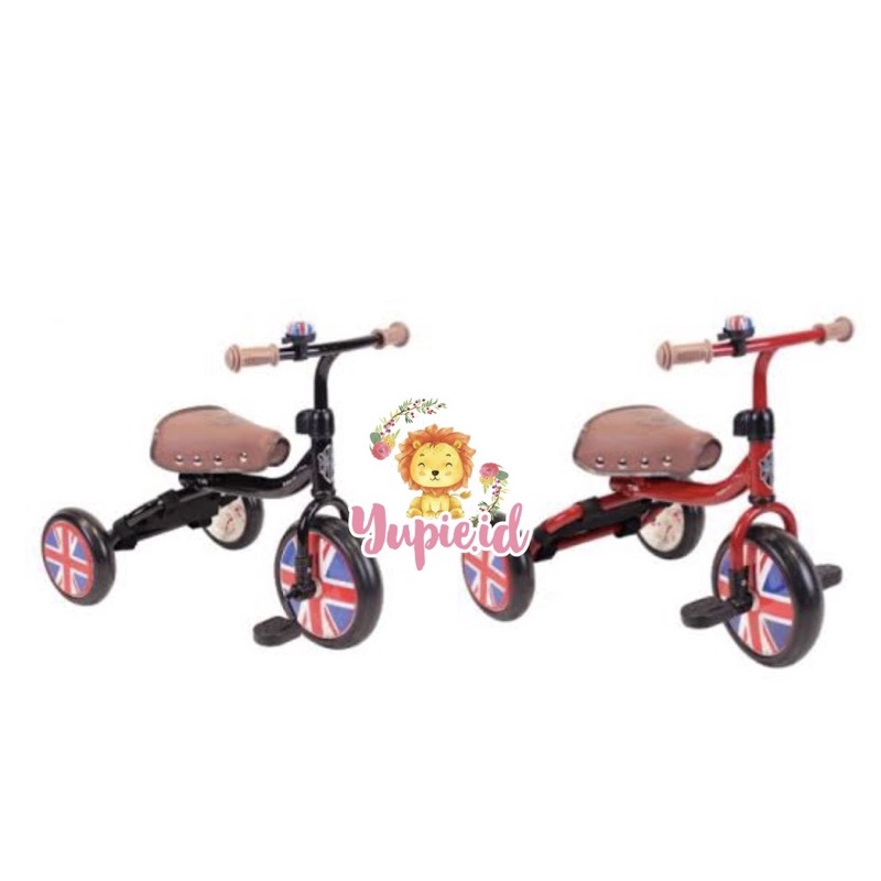 TRIKE London Taxi　 三輪車 London taxi tricycle hi-res stock photography and images - Alamy