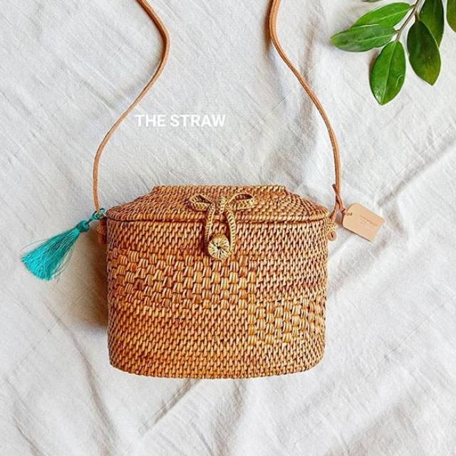 Oval discount rattan bag