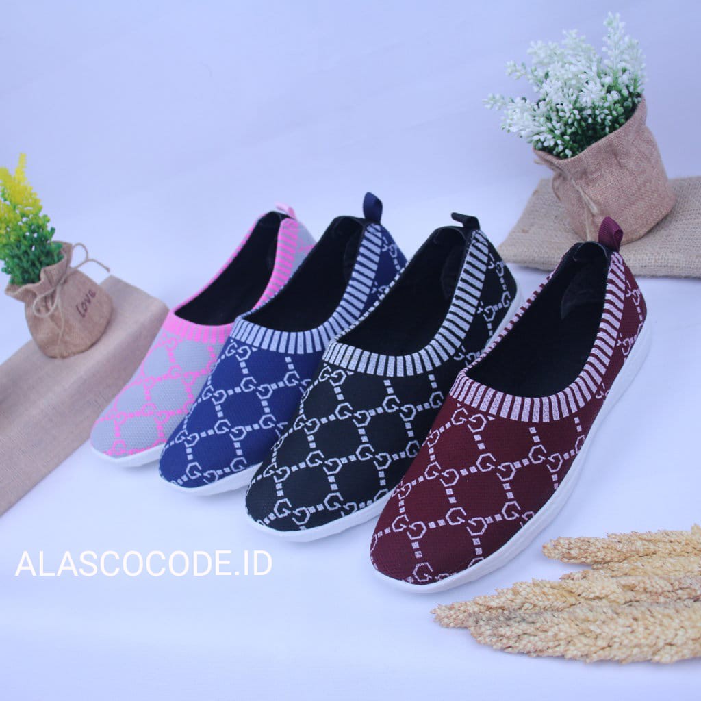 Jual Sepatu Slip On Wanita terbaru motif corak trendy simple elegan ...