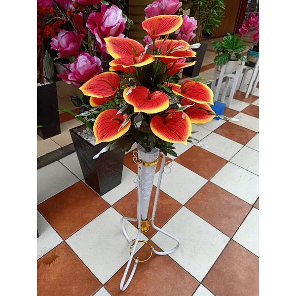 Jual Rangkaian bunga anthurium / bunga Lilly pot dengan standing besi ...