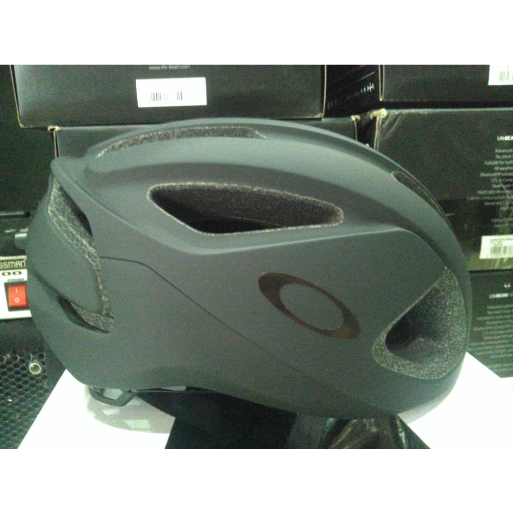 Helm hot sale sepeda oakley