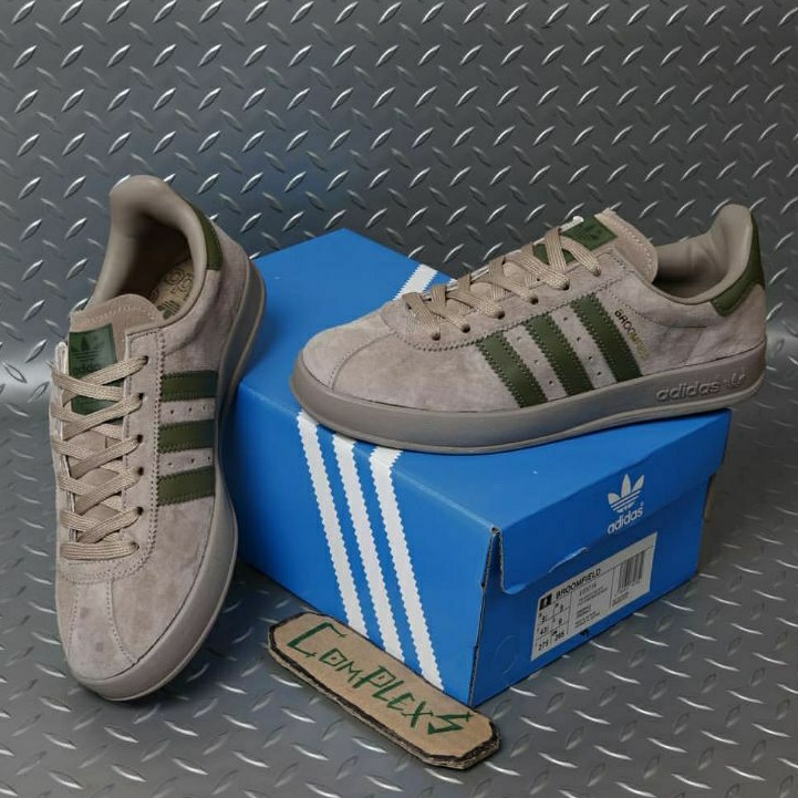 Adidas cheap broomfield khaki