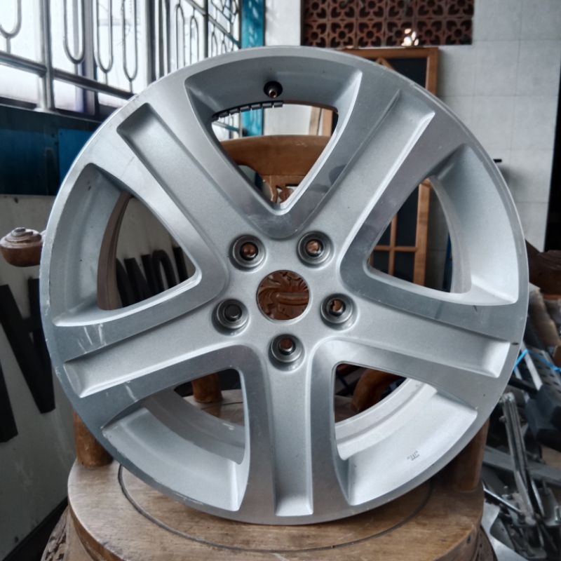 Jual velg mobil suzuki grand vitara R17, Lubang/PCD 5/114 original