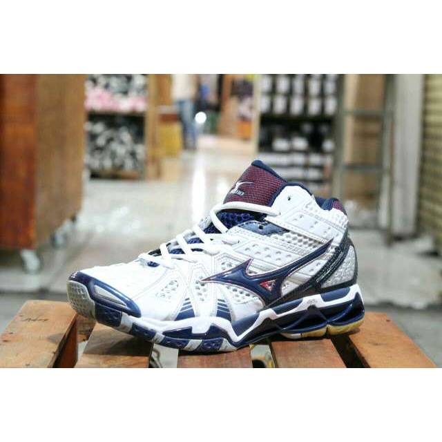 Mizuno tornado on sale 9 low