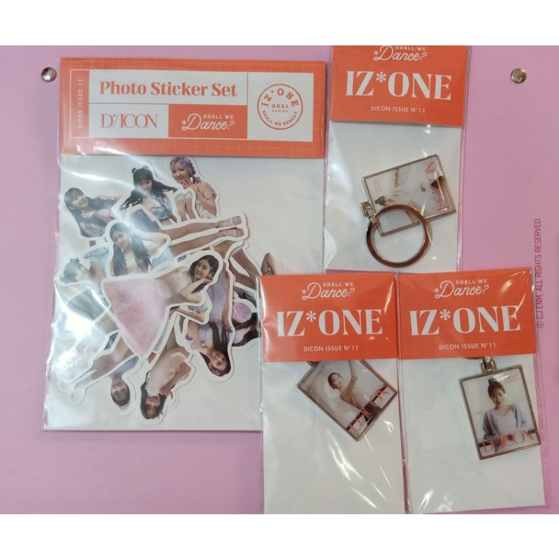 Jual OFFICIAL IZ*ONE IZONE DICON KEYCHAIN STICKER MIYAWAKI SAKURA KIM ...