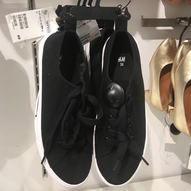 Harga deals sneakers h&m