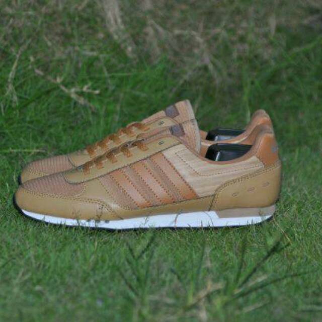 Adidas neo city racer wood brown sale