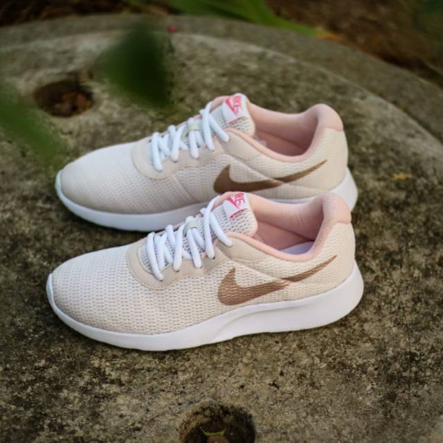 Nike 2025 tanjun peach