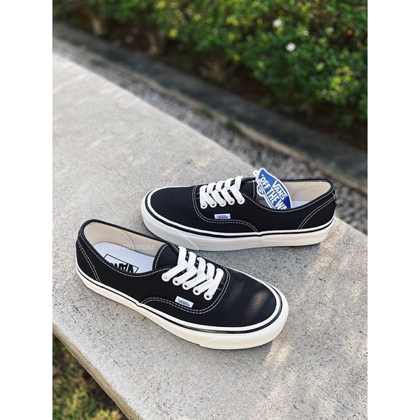 Jual vans authentic black white original best sale