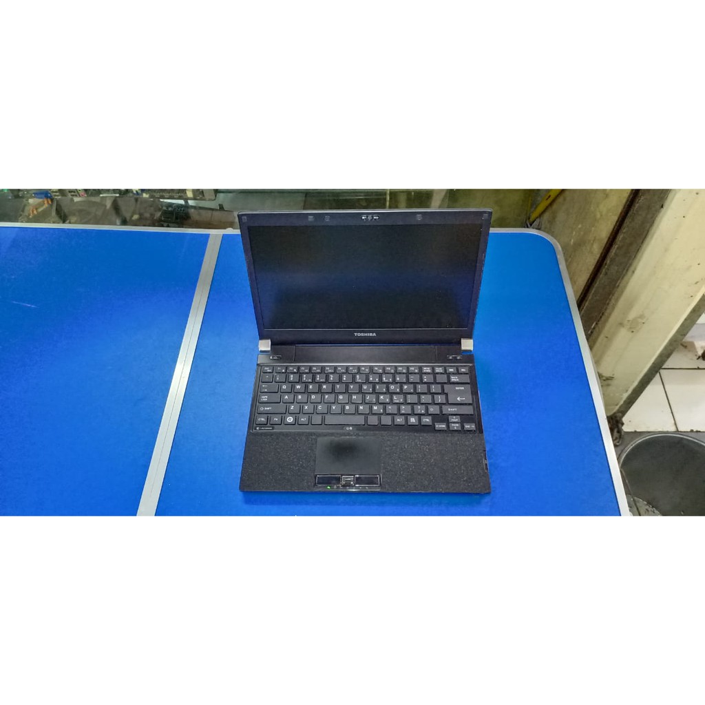 Jual Toshiba R830 / R731.. core i3 gen 2. SSD 128 camera wifi. slim ...