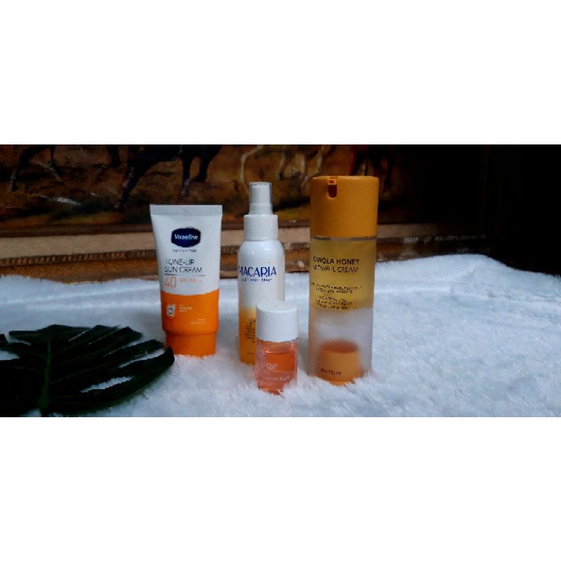 Jual SUNSCREEN BUNDLE (PRELOVED 99%) | Shopee Indonesia