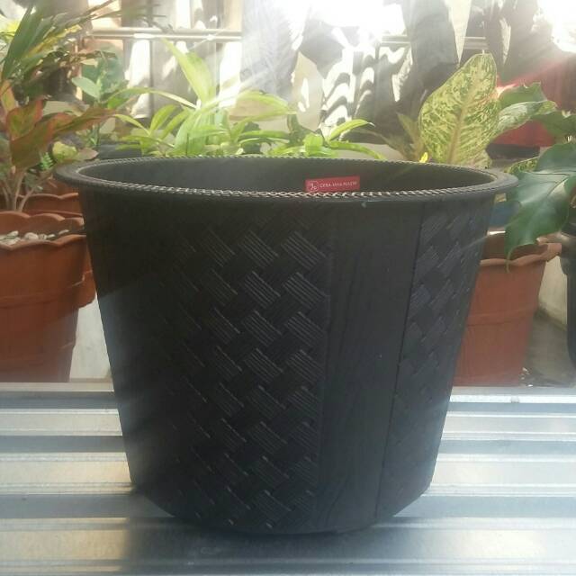 Jual Pot Tanaman Plastik Anyam Cm Pot Bunga Motif Anyam Cm Hitam