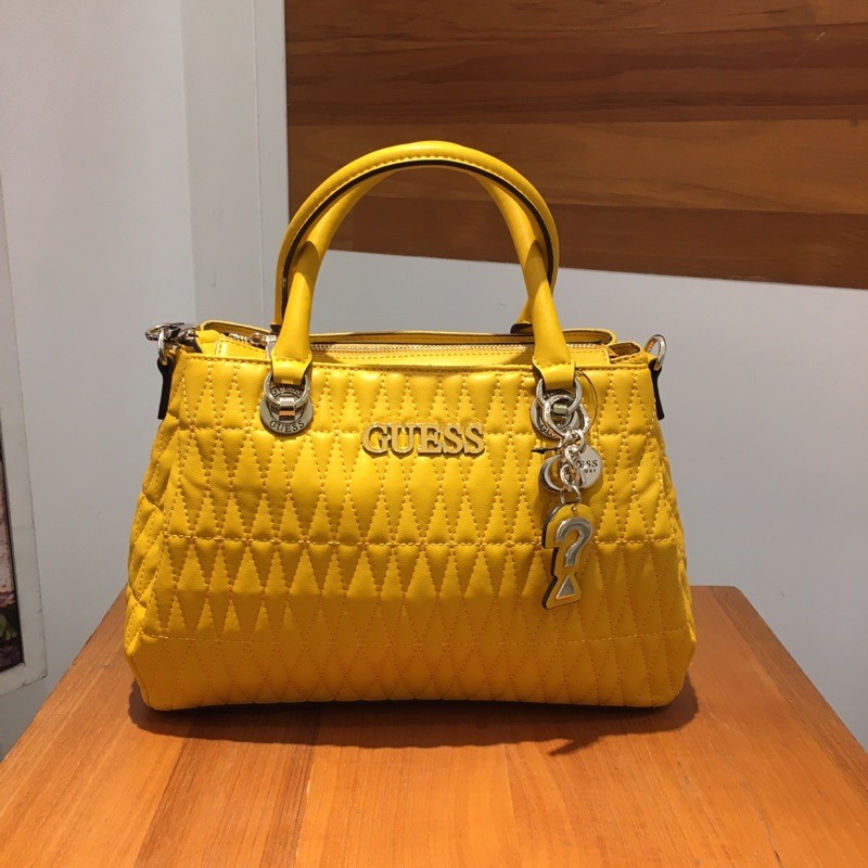 Jual Tas Guess Brinkley Triple Cmprtmnt Str Shopee Indonesia