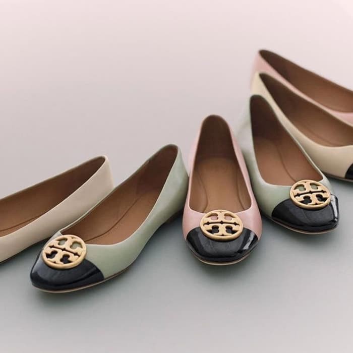 Tory burch chelsea cap toe outlet flat