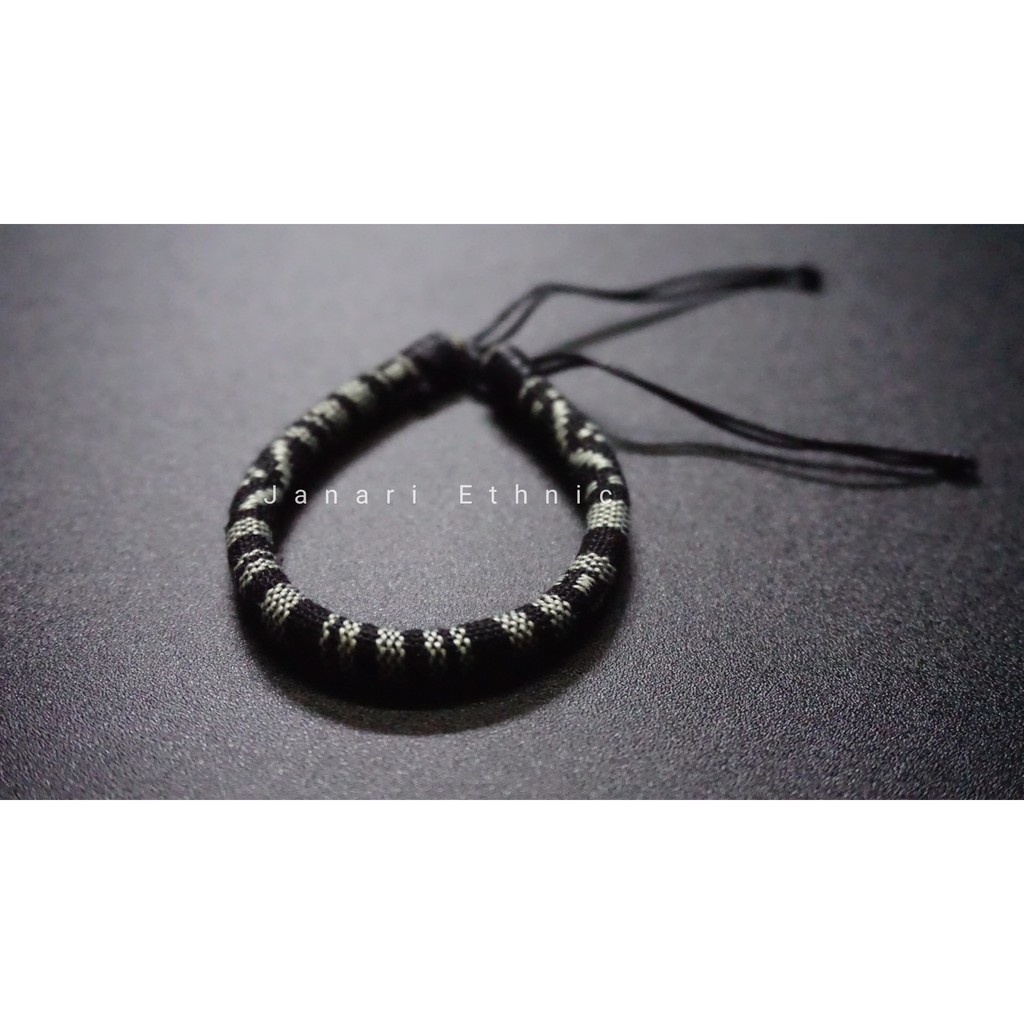 Jual JANARI ETHNIC - GELANG TENUN LOMBOK WARNA ABU HITAM | Shopee Indonesia