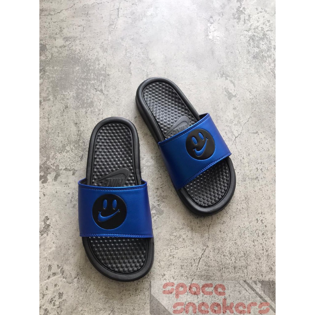 nike benassi smiley