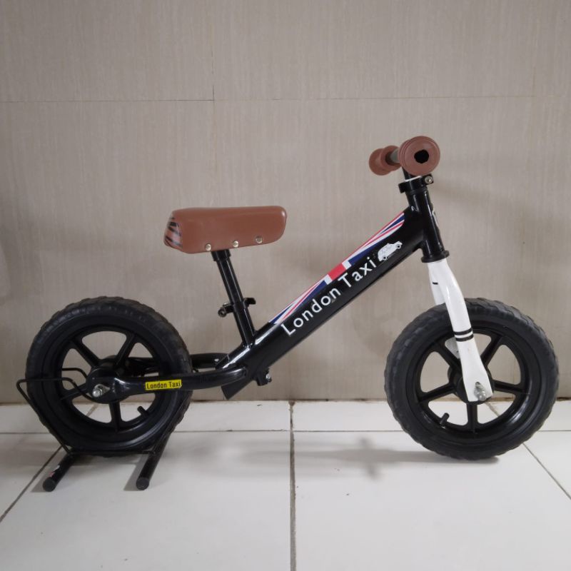 Jual preloved balance bike london taxi bekas original warna hitam