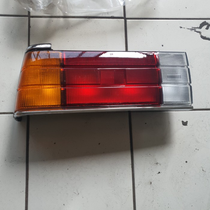 NISSAN B110 B210 DATSUN SUNNY (1970–1977) BRAND NEW HEAD LAMP BASE ROUND RUMAH LAMPU BESAR main image 0