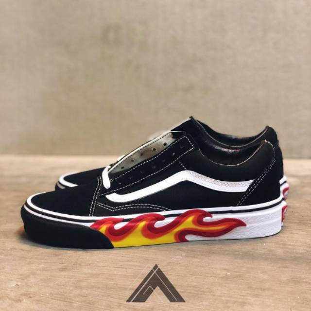 Vans flame cut hot sale out old skool