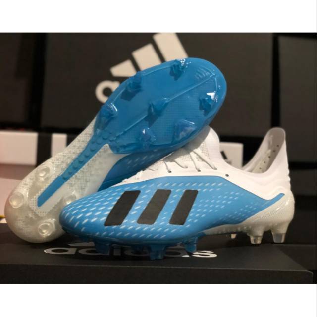 Sepatu bola shop adidas x18