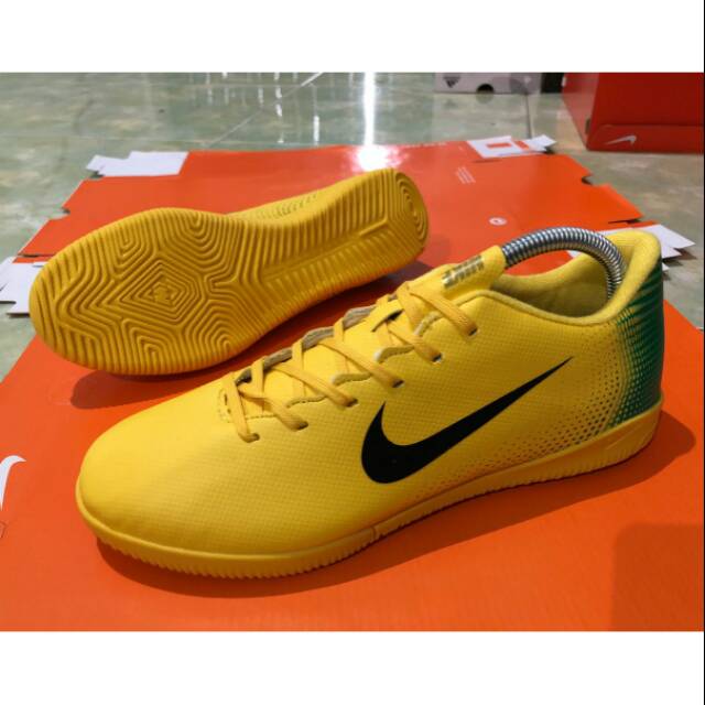 harga sepatu futsal nike mercurial vapor xii