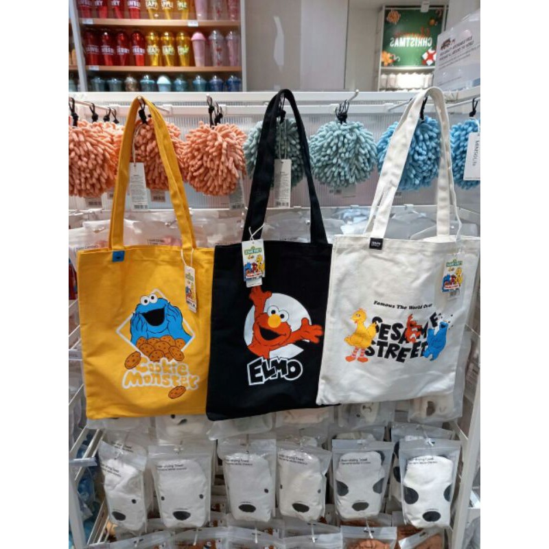 Miniso Tote Bag Canvas - Sesame Street, Fesyen Wanita, Tas & Dompet di  Carousell