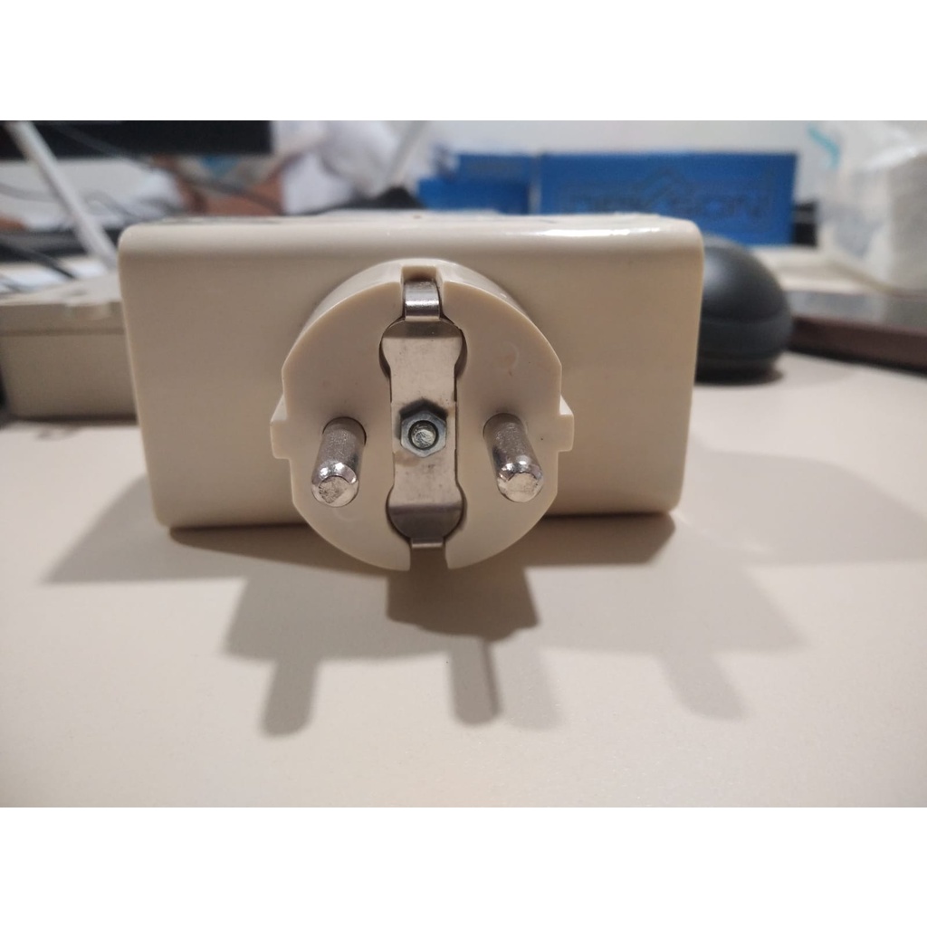 Jual Stop Kontak Steker T Cabang 3 Lubang Camry Lampu Arus Listrik ...