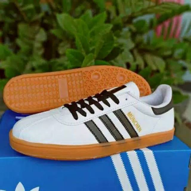 Adidas hotsell munchen putih