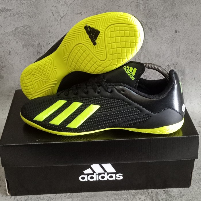 Adidas best sale x18 futsal