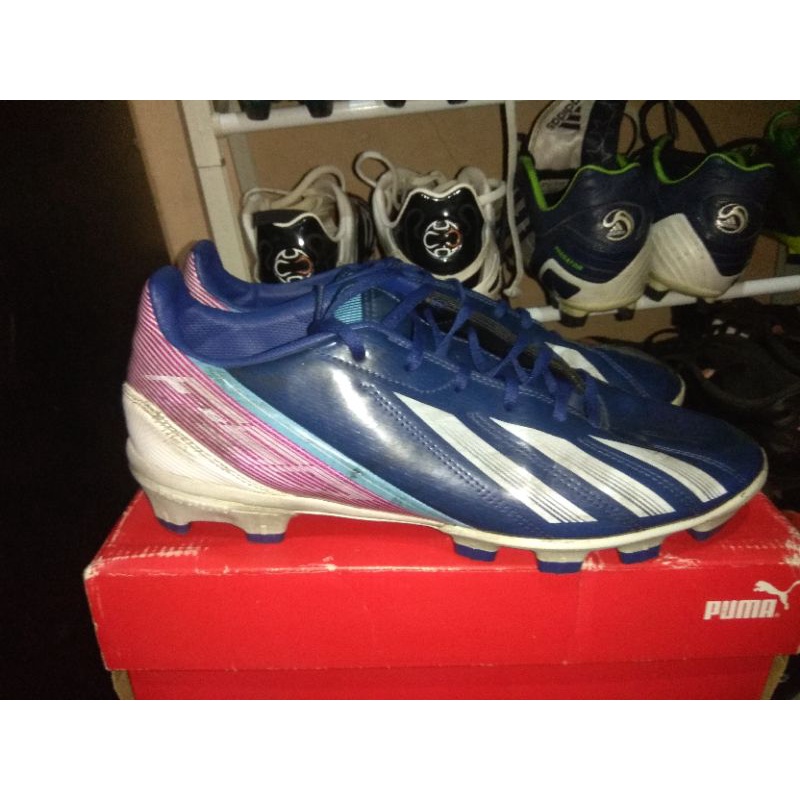 sepatu bola adidas f10 original